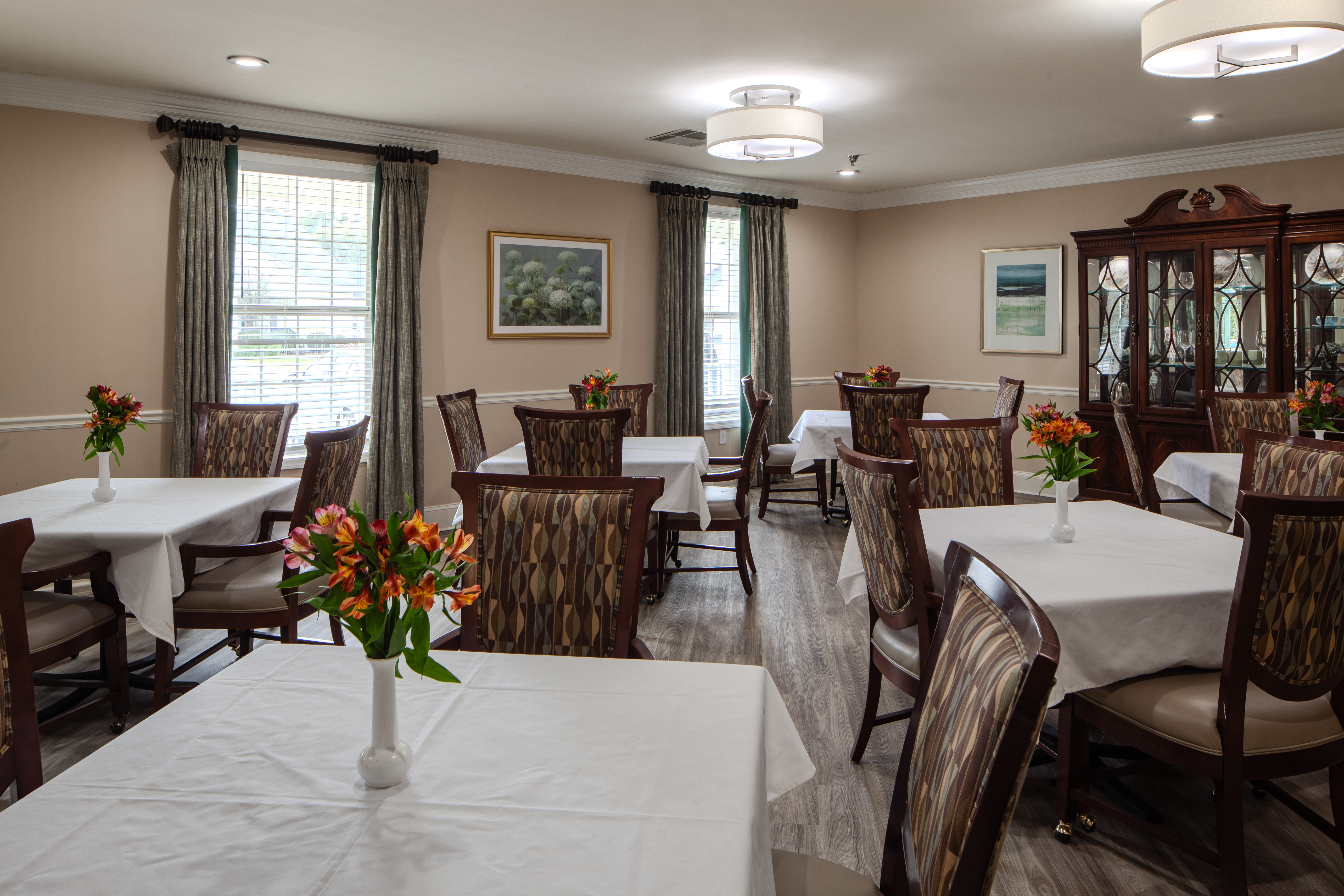 Oaks Peake Dining Room_2024