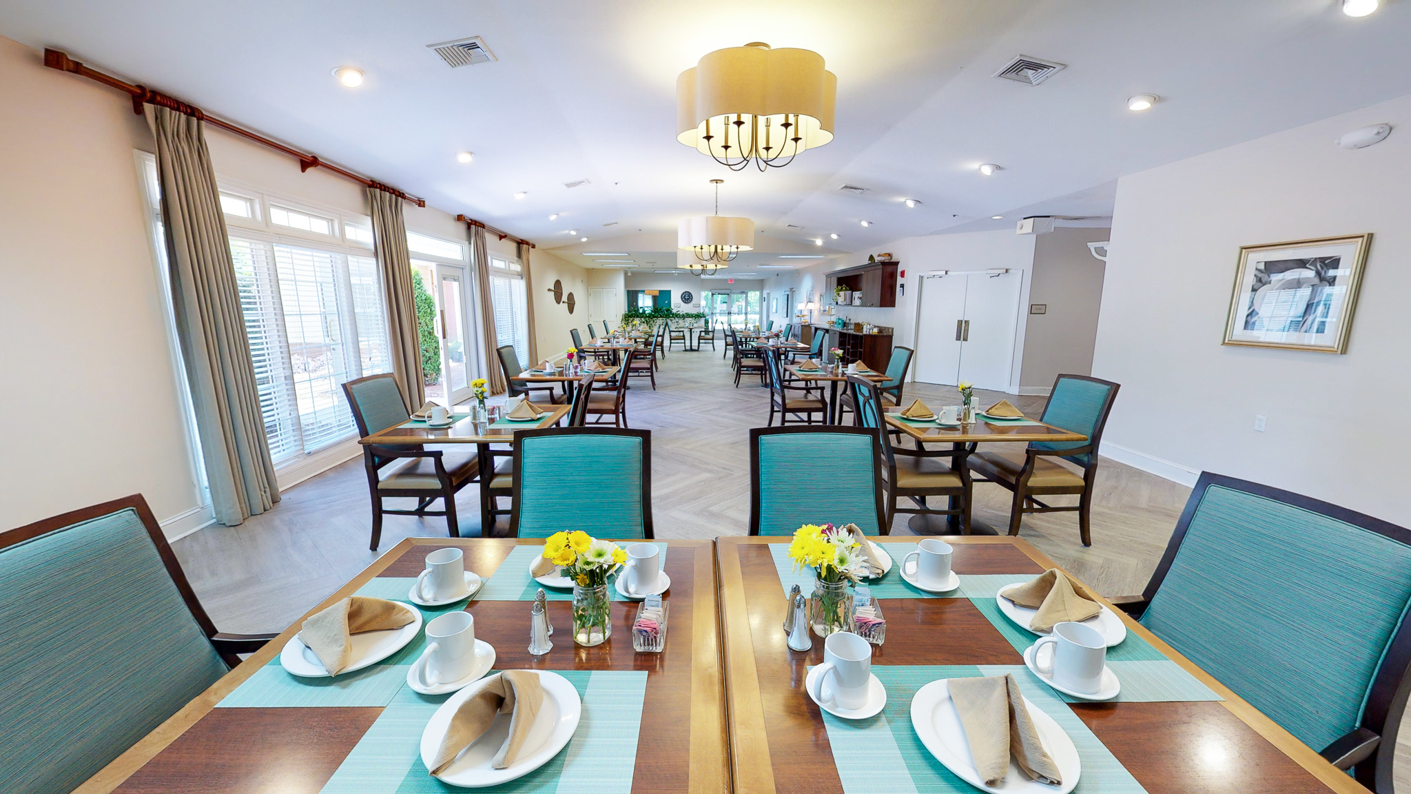 11 - Dining Room (2 of 6)